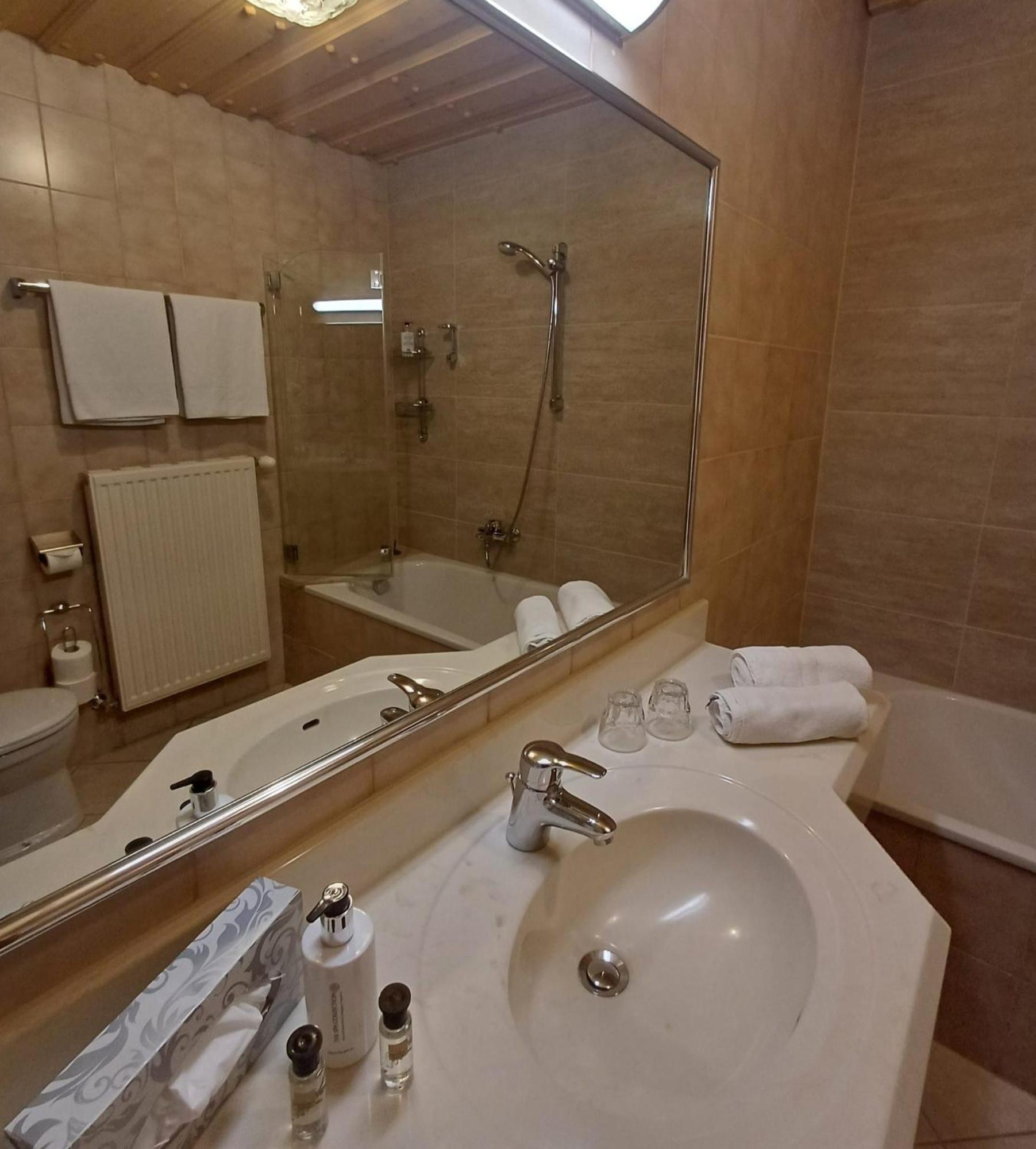 Hotel Bella โอเบอร์เทาเอิร์น ภายนอก รูปภาพ